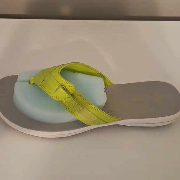 Clarks LIME sandles - Picture 3 of 3